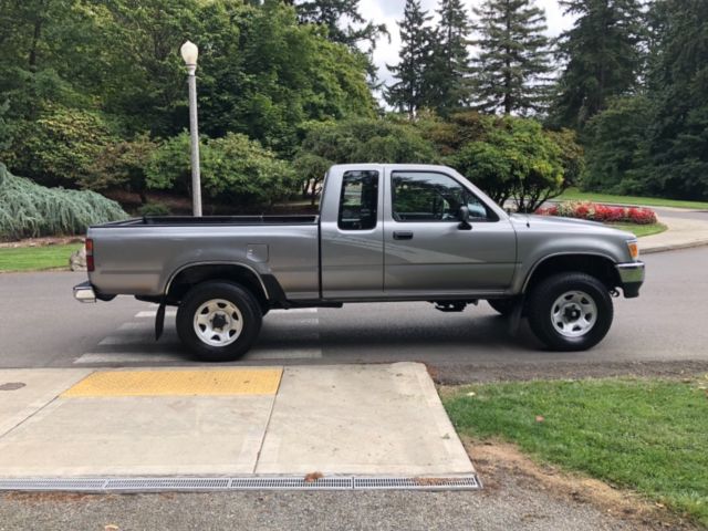 1993 Toyota Pickup Deluxe - photo 10