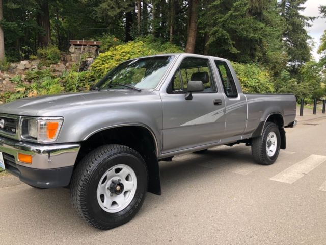 1993 Toyota Pickup Deluxe - photo 2
