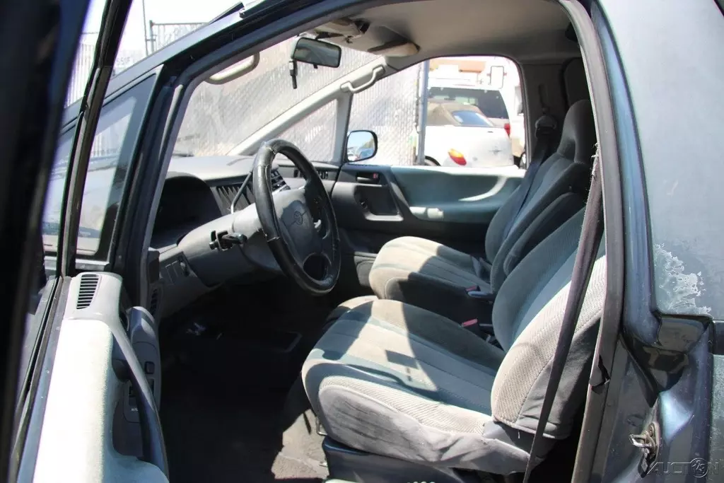 1993 Toyota Previa - photo 11