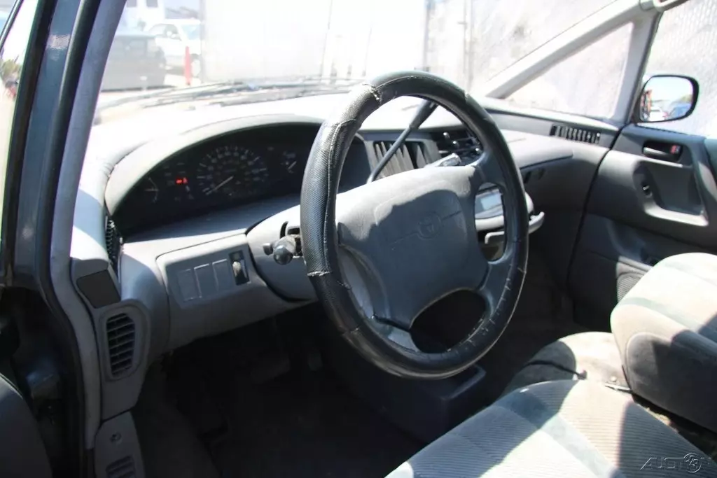 1993 Toyota Previa - photo 12