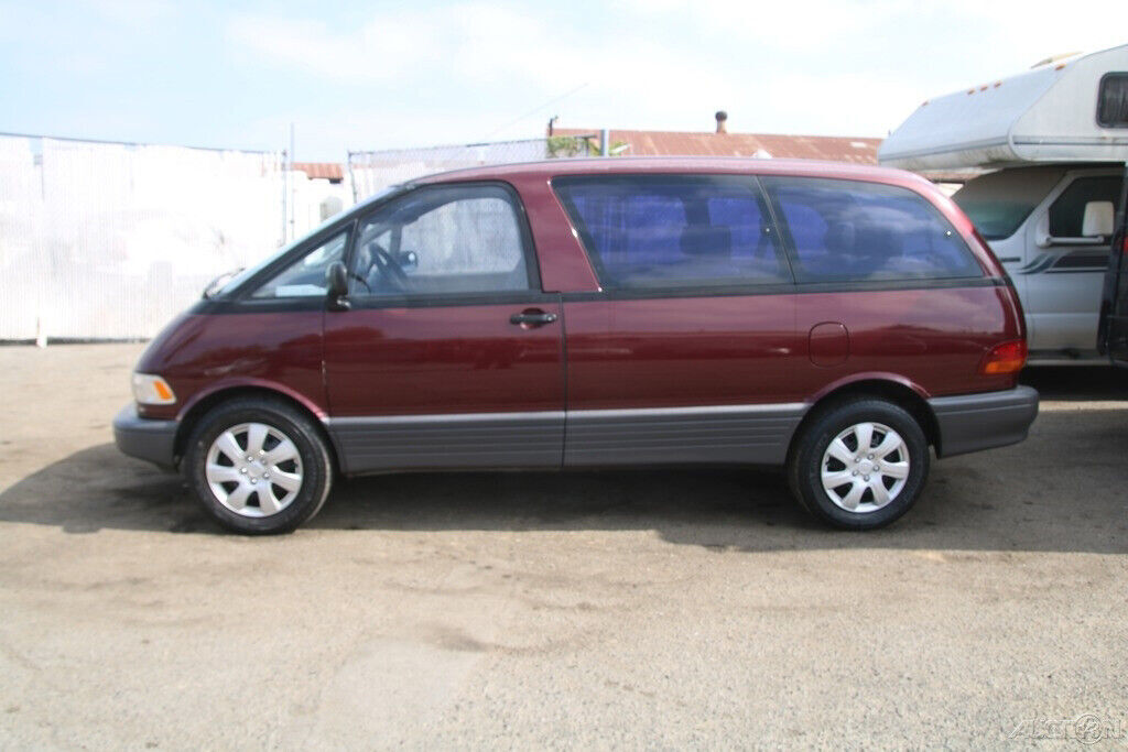 1993 Toyota Previa Deluxe - photo 3