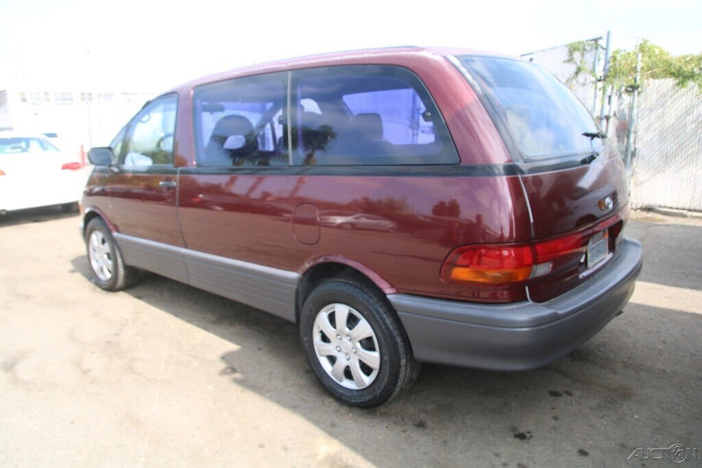 1993 Toyota Previa Deluxe - photo 4