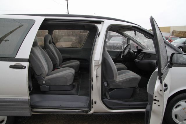 1993 Toyota Previa LE - photo 11