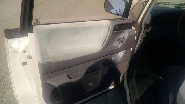 1993 Toyota Previa LE - photo 9