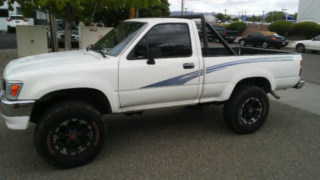 1993 Toyota SR5 V6 4x4 Pickup Truck. Motor is Rebuilt and Truck is Rust Free! 1993 Toyota pickup SR5