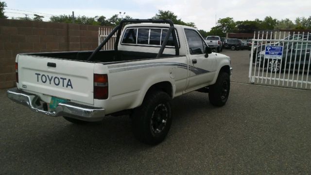 1993 Toyota pickup SR5 - photo 4