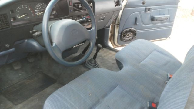 1993 Toyota pickup SR5 - photo 13