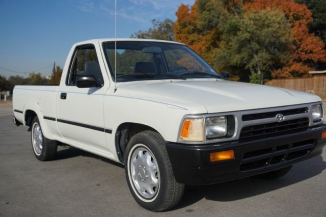 1993 TOYOTA TRUCK LOW MILES 1993 Toyota Pickup BASE