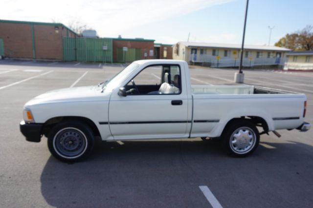 1993 Toyota Pickup BASE - photo 3