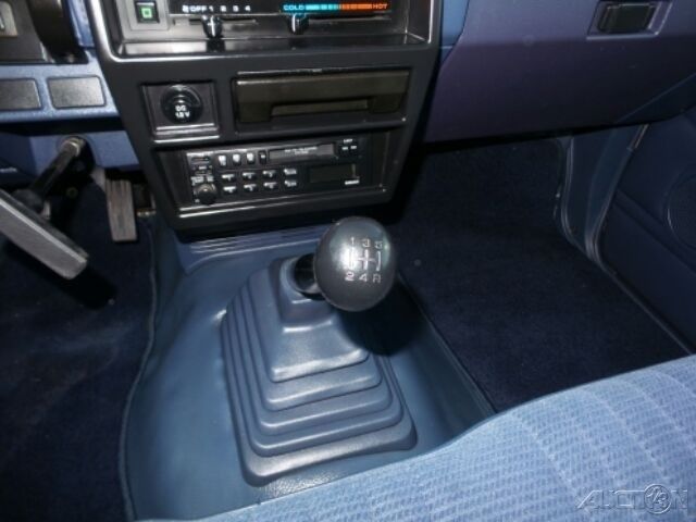 1993 Nissan Other Pickups - photo 5