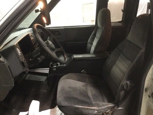 1993 Chevrolet S-10 Base Extended Cab Pickup 2-Door - photo 11