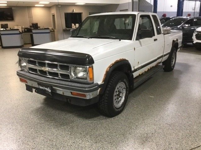 1993 Chevrolet S-10 Base Extended Cab Pickup 2-Door - photo 7