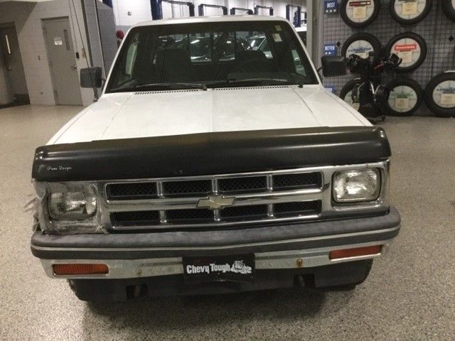 1993 Chevrolet S-10 Base Extended Cab Pickup 2-Door - photo 8