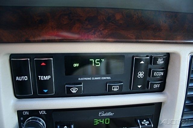 1993 Cadillac Fleetwood - photo 11