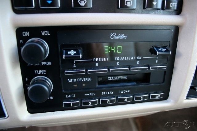 1993 Cadillac Fleetwood - photo 12
