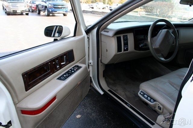 1993 Cadillac Fleetwood - photo 7