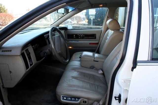 1993 Cadillac Fleetwood - photo 8