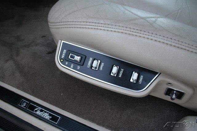 1993 Cadillac Fleetwood - photo 9