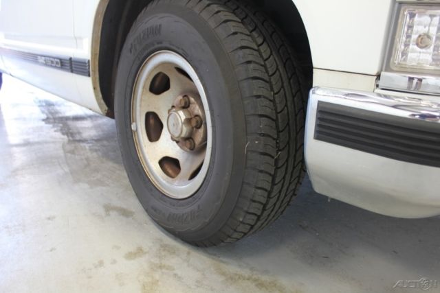 1993 GMC Suburban - photo 6