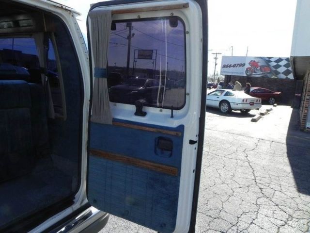 1993 Ford E-Series Van - photo 12