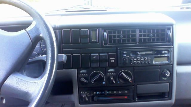 1993 Volkswagen EuroVan GL Standard Passenger Van 3-Door - photo 10