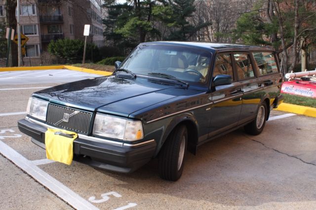 1993 Volvo 240 "Classic" Wagon #749/1600 Immaculate 1993 Volvo 240 Wagon