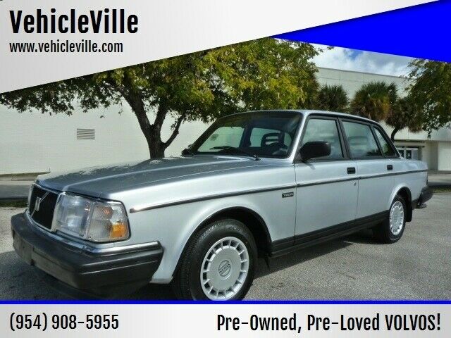 1993 VOLVO 240 244 ONLY 87K MILES LAST YEAR CLASSIC! SUPER NICE! WARRANTY!** 1993 Volvo 240 Base 4dr Sedan