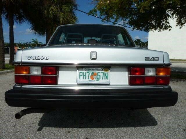 1993 Volvo 240 Base 4dr Sedan - photo 10