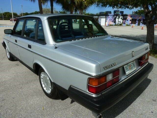 1993 Volvo 240 Base 4dr Sedan - photo 8