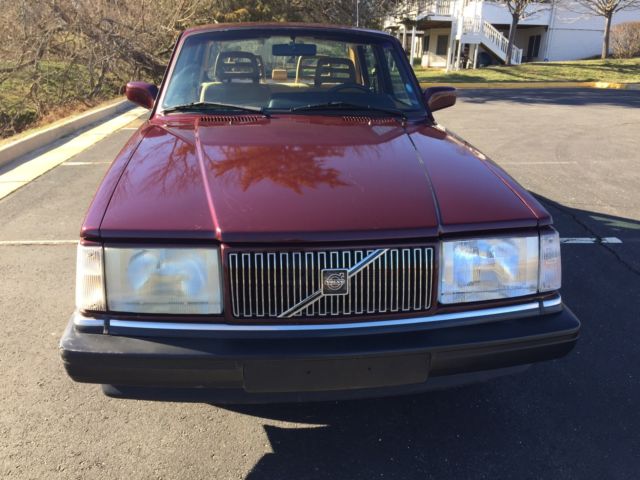 1993 Volvo 240 Base Sedan 4-Door - photo 2