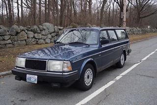 1993 Volvo 240 Base Wagon 4-Door 2.3L 1993 Volvo 240 Base Wagon 4-Door
