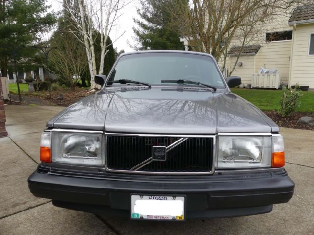 1993 Volvo 240 Base Wagon 4-Door - photo 2