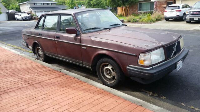 1993 Volvo 240 Classic No reserve 1993 Volvo 240 CLASSIC