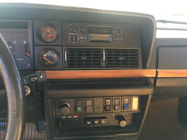1993 Volvo 240 Classic - photo 13