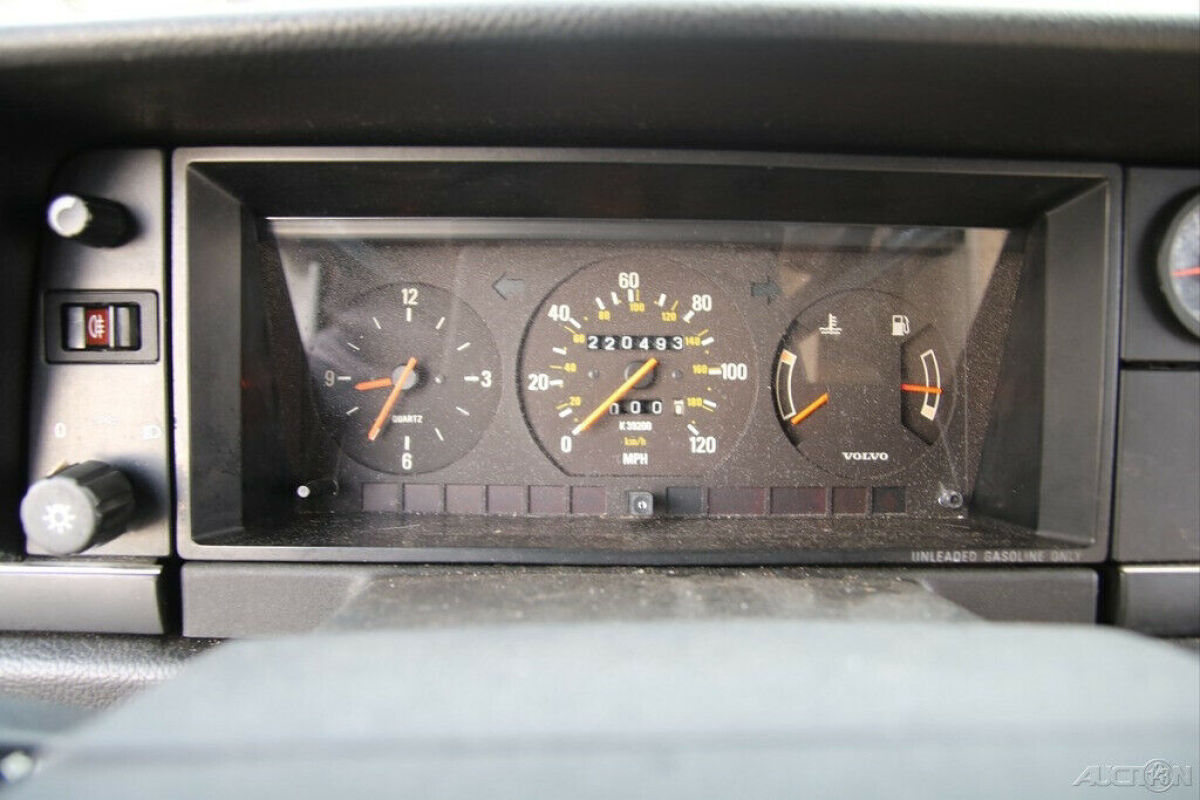 1993 Volvo 240 - photo 12