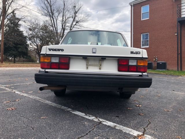1993 Volvo 240 - photo 4