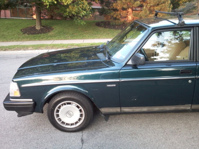 1993 Volvo 240 4dr Sedan - photo 9