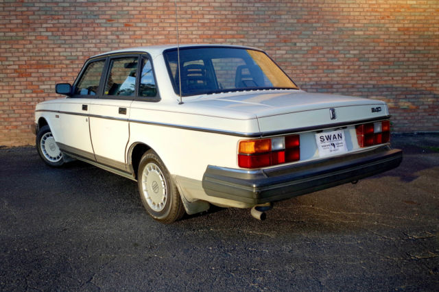 1993 Volvo 240 - photo 12