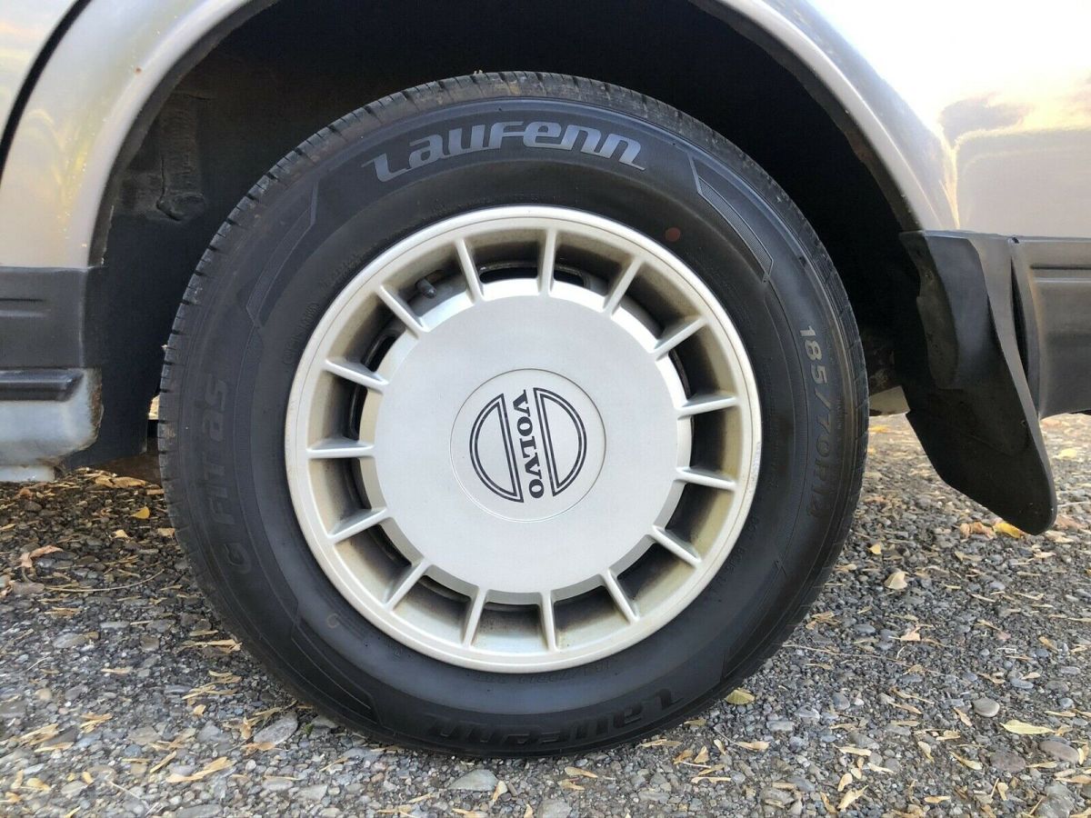 1993 Volvo 240 - photo 9