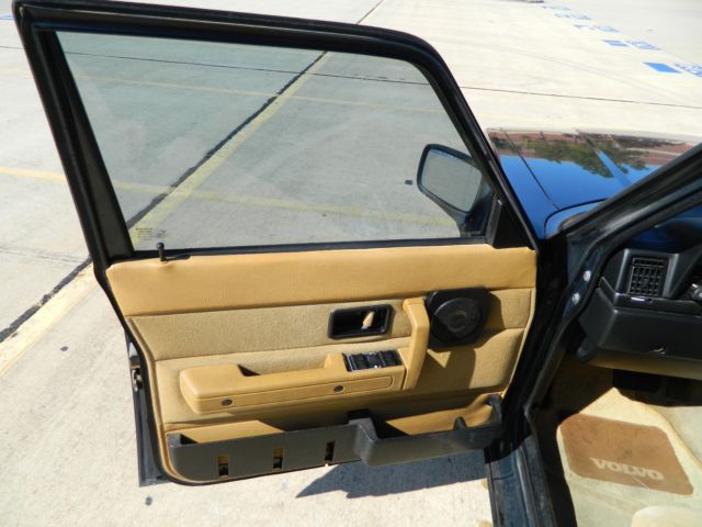 1993 Volvo 240 - photo 8