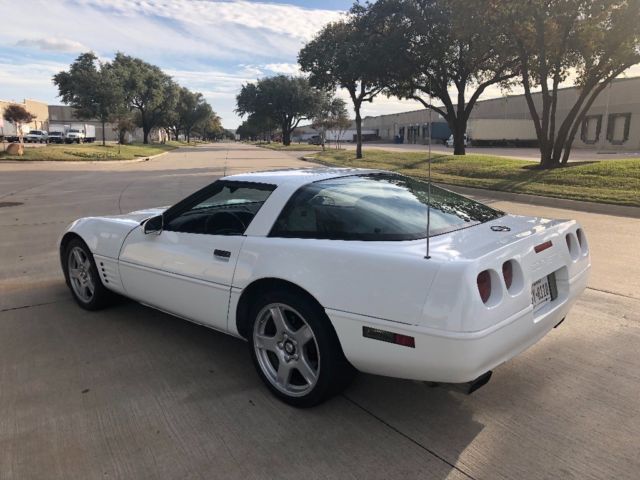 1993 Chevrolet Corvette 2LT 6 speed Manuel LT1 V8 5.7 - photo 4