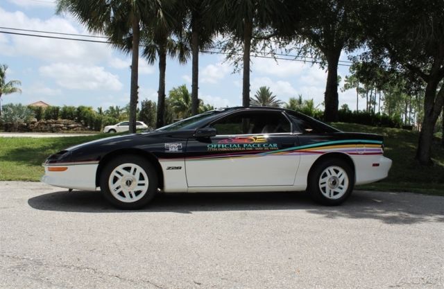 1993 Chevrolet Camaro Indianapolis Pace Car - photo 3