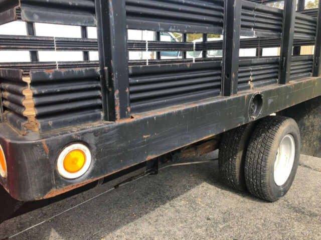 1994 Chevrolet C/K Pickup 3500 12Ft Stakebody - photo 7