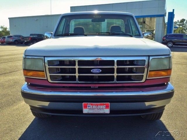 1994 Ford F-150 2WD Regular Cab XLT - photo 2