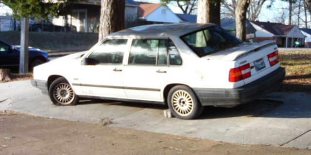 1994 940 Volvo Sedan 4-Door With Sunroof Parts/Repair Pickup Only 1994 Volvo 940