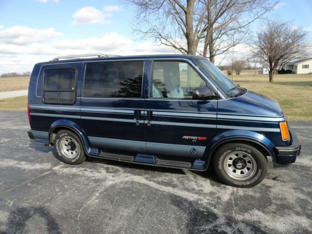 1994 Chevrolet Astro Coversion - photo 2