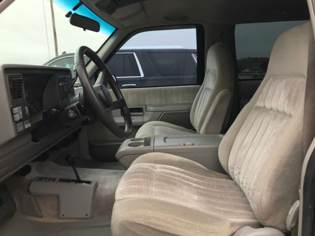 1994 GMC Yukon Base Sport Utility 2-Door - photo 8