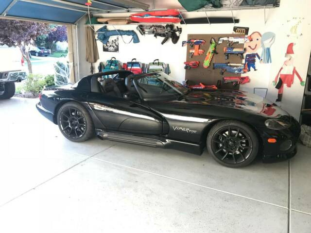 1994 Black Dodge Viper SRT-10 V10 1994 Dodge Viper srt-10