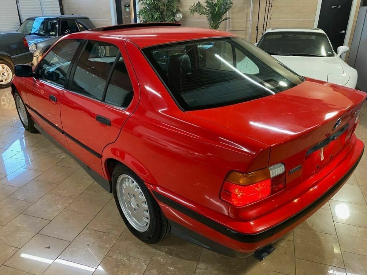 1994 BMW 3-Series 325i 4dr Sedan - photo 3