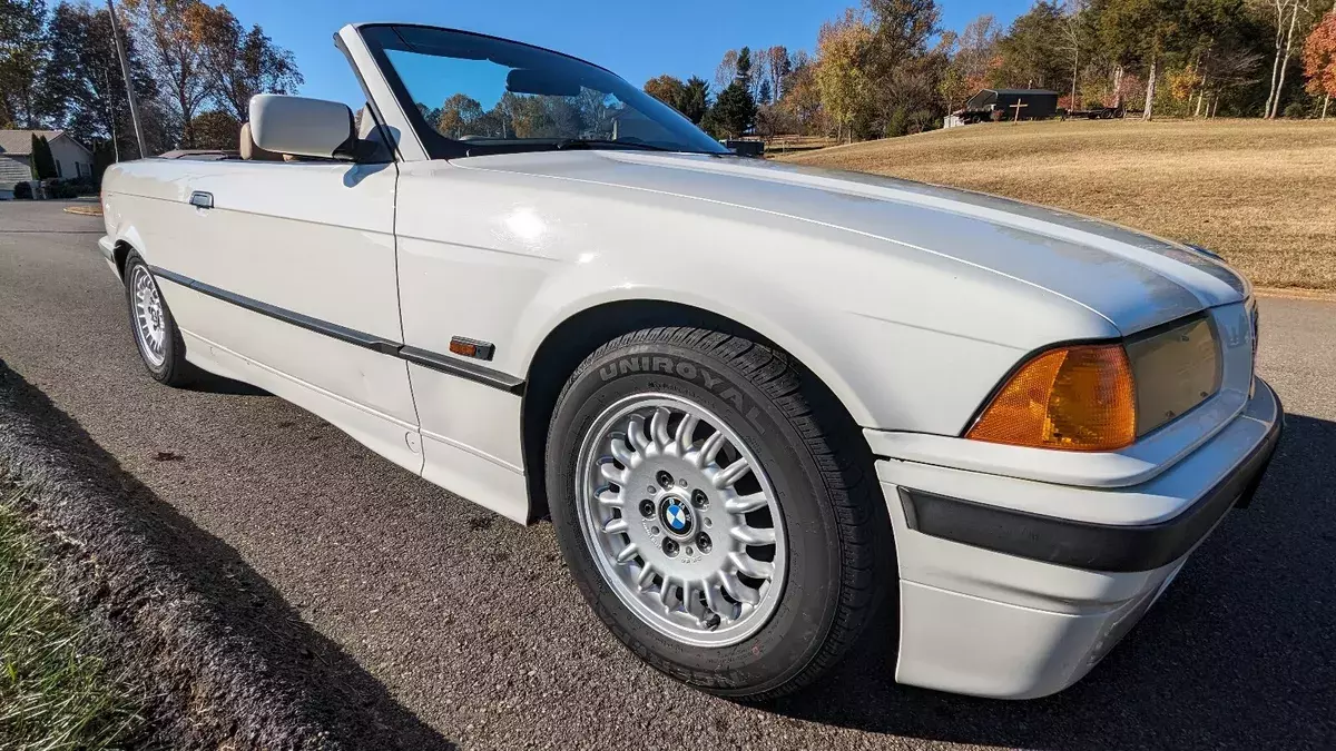 1994 BMW 325i Convertible White IC AUTOMATIC 1994 BMW 3-Series IC AUTOMATIC